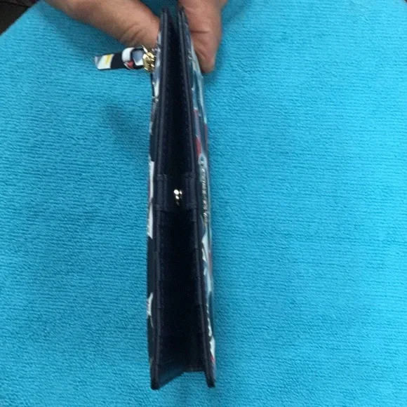 SOLD 🫶🫶🫶🫶Kate Spade Floral large bifold wallet - Picture 12 of 12